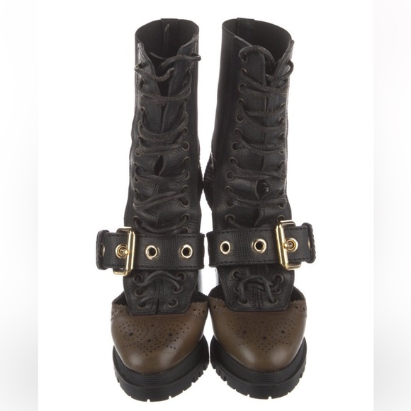 Burberry lace up boots - size 6.5 - Picture 4 of 10